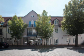  Hotel Erfurter Tor  Зёммерда